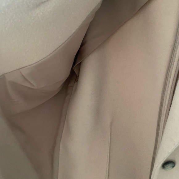 Elizabeth and James Peacoat - Picture 10 of 16